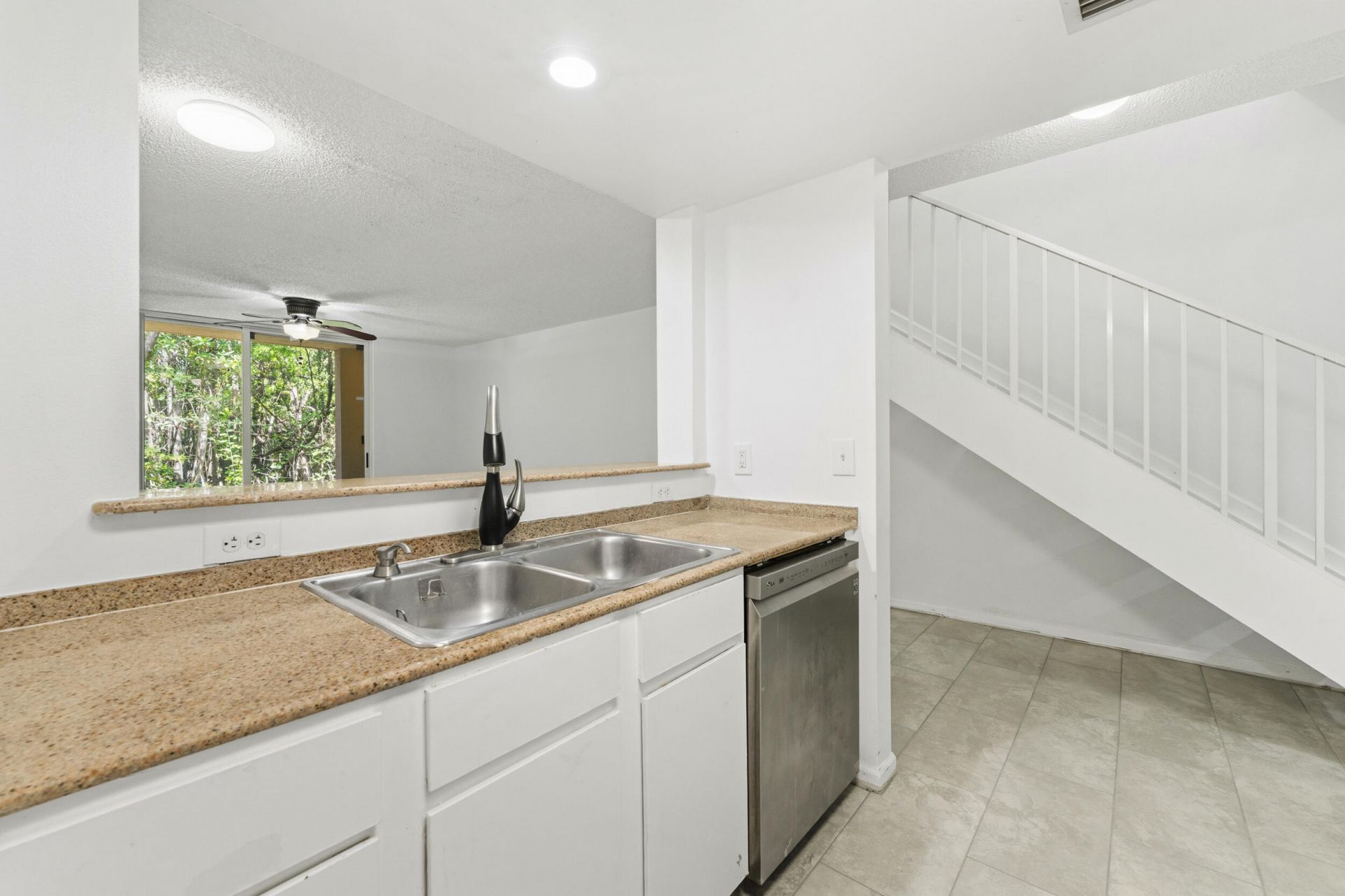 1100 Scotia Drive, Unit 102, Hypoluxo, FL 33462 Photo
