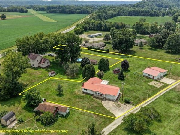4216 Schumacher Hollow Road SE, New Philadelphia, OH 44663