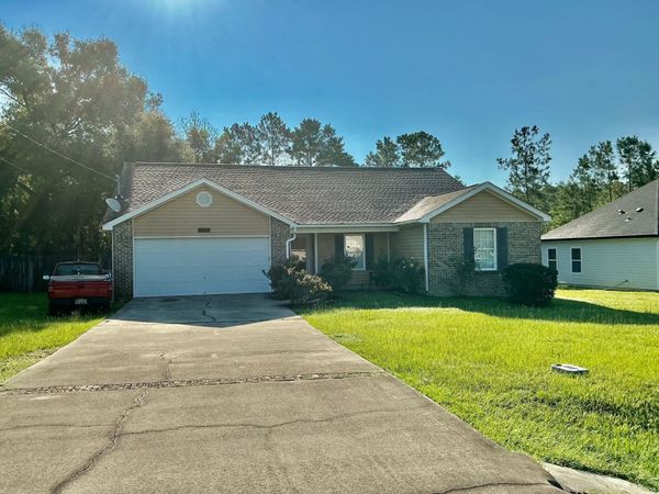 463 Sand Pine Drive , Midway, FL 32343