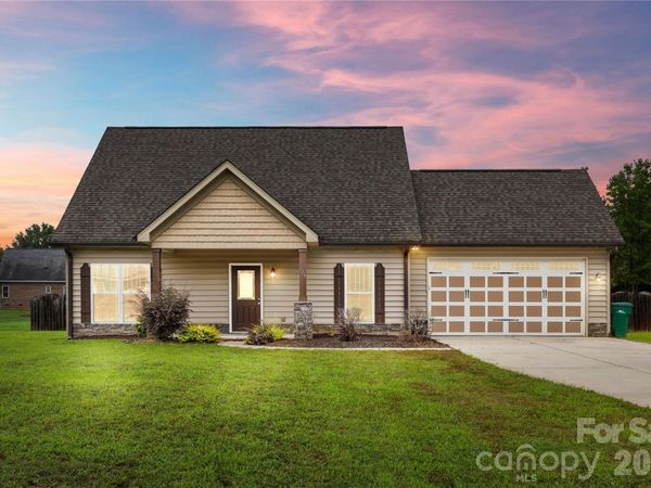 926 Hathcock Glen Drive , Oakboro, NC 28129