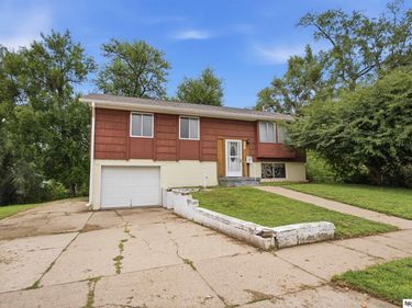 3006 Wayne Street, Bellevue, NE 68005