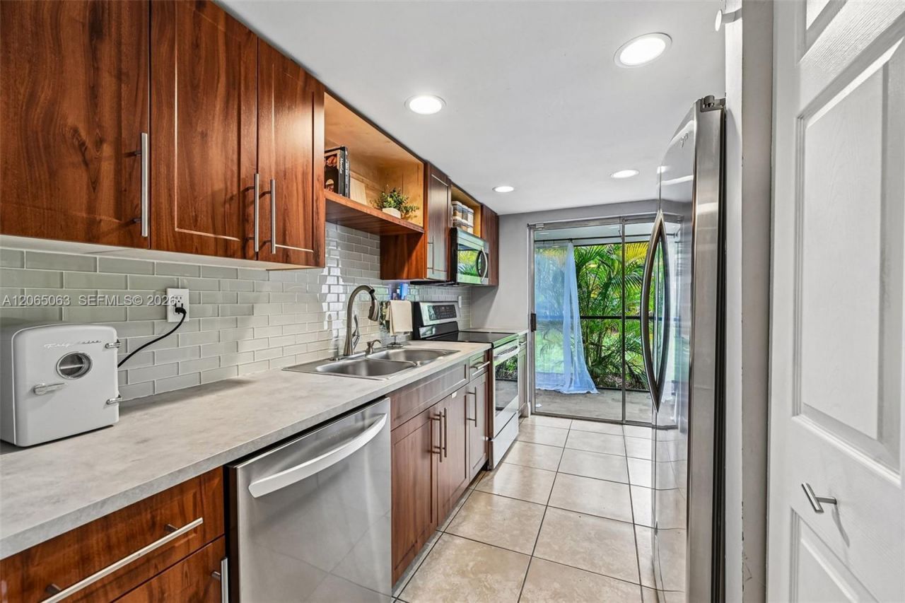 2830 Riverside Dr, Unit 103-3, Coral Springs, FL 33065 Photo