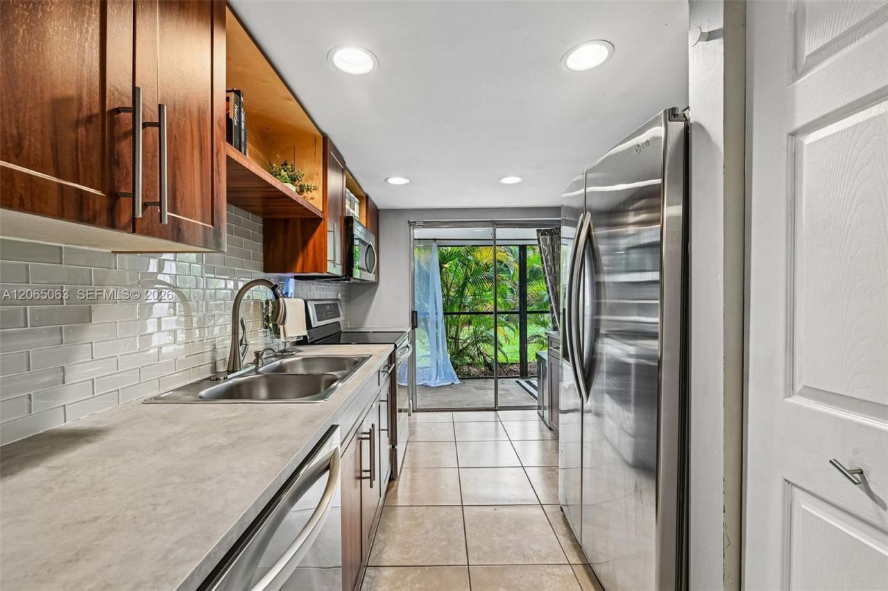 2830 Riverside Dr, Unit 103-3, Coral Springs, FL 33065 Photo