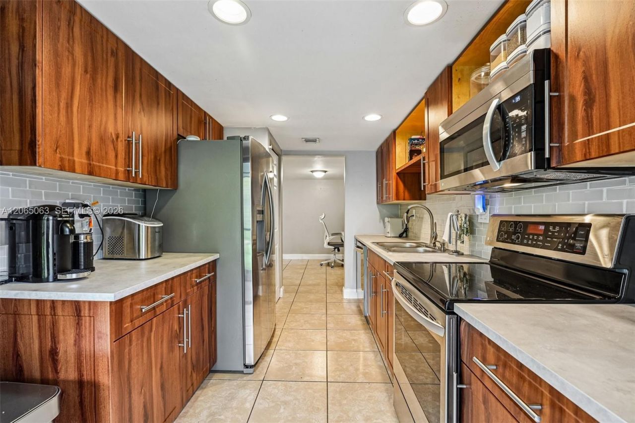 2830 Riverside Dr, Unit 103-3, Coral Springs, FL 33065 Photo