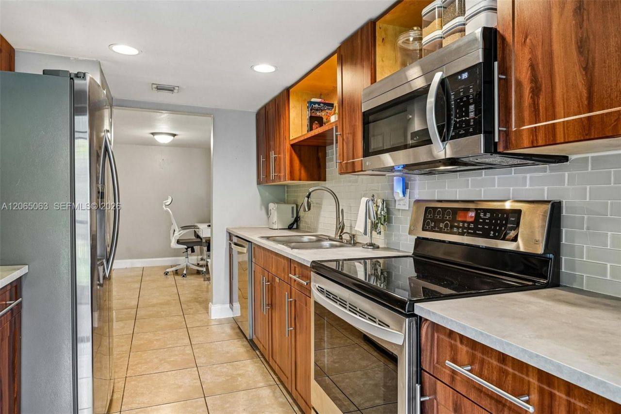 2830 Riverside Dr, Unit 103-3, Coral Springs, FL 33065 Photo