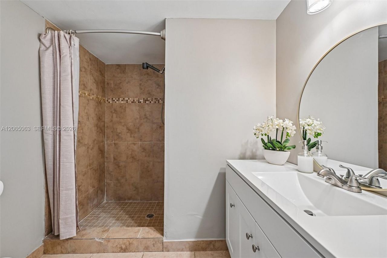 2830 Riverside Dr, Unit 103-3, Coral Springs, FL 33065 Photo