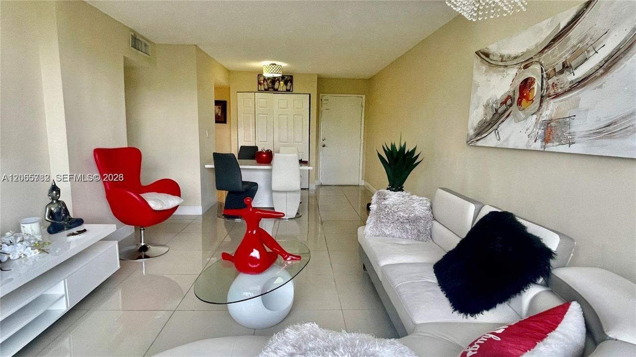 8850 Fontainebleau Blvd, Unit 401, Miami, FL 33172 Photo