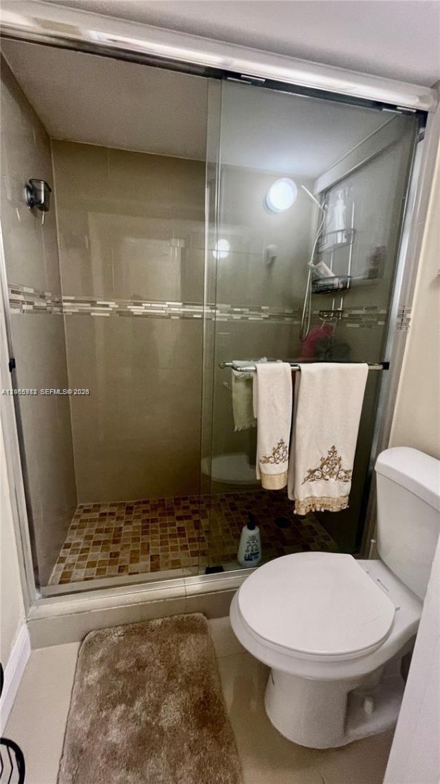 8850 Fontainebleau Blvd, Unit 401, Miami, FL 33172 Photo
