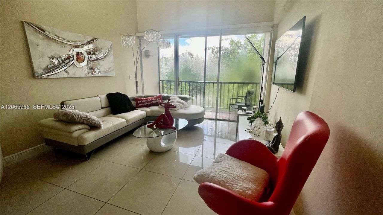 8850 Fontainebleau Blvd, Unit 401, Miami, FL 33172 Photo