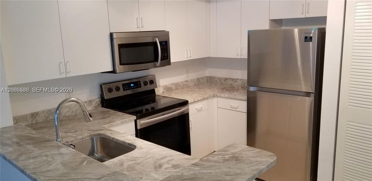 4195 N Haverhill Rd, Unit 303, West Palm Beach, FL 33417 Photo