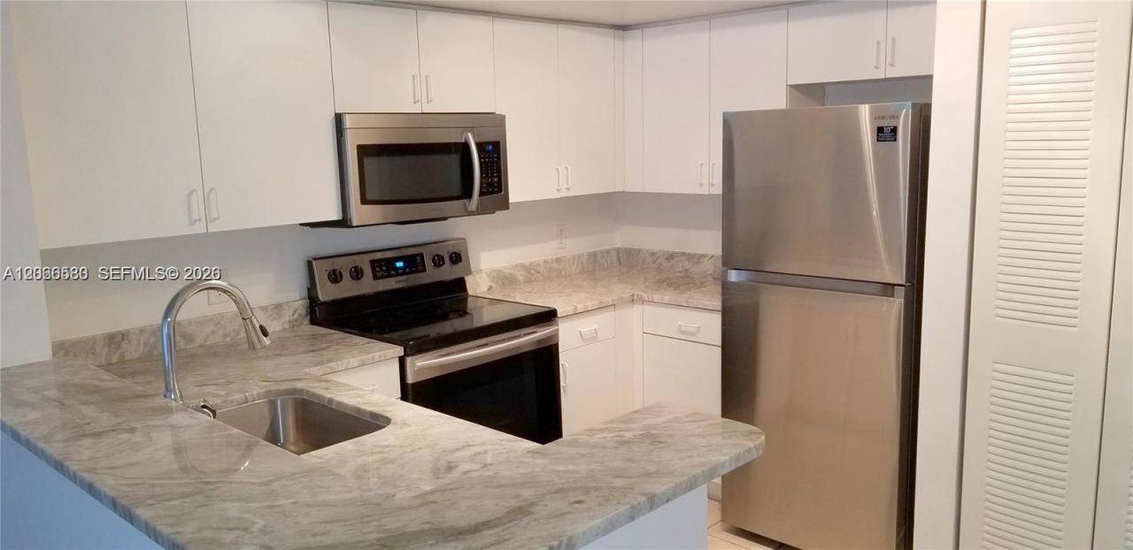 4195 N Haverhill Rd, Unit 303, West Palm Beach, FL 33417 Photo