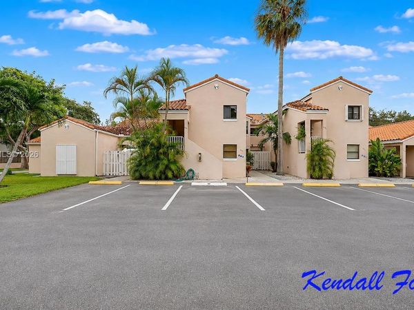 11830 SW 80th St , Unit 427, Miami, FL 33183