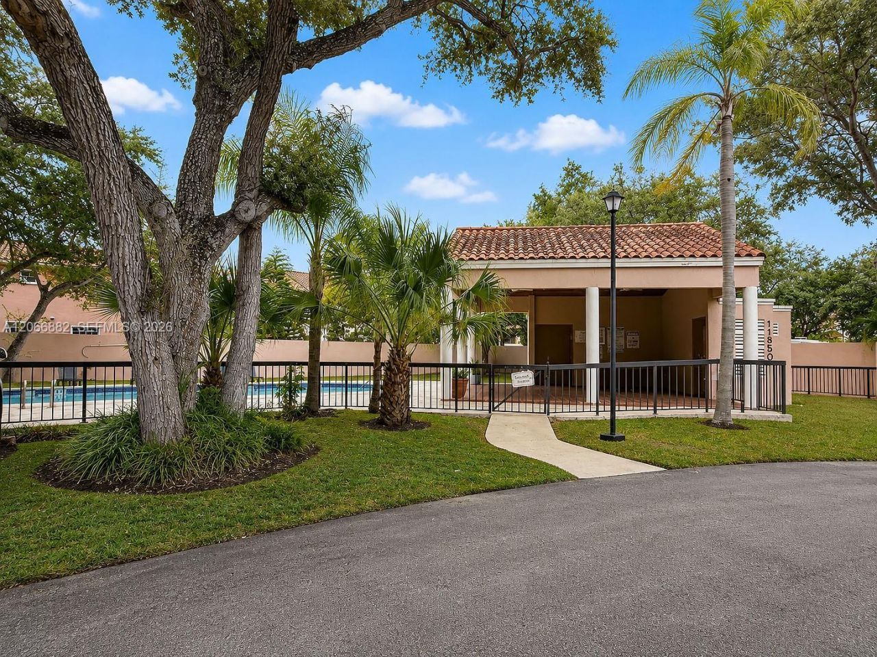 11830 SW 80th St , Unit 427, Miami, FL 33183 Photo