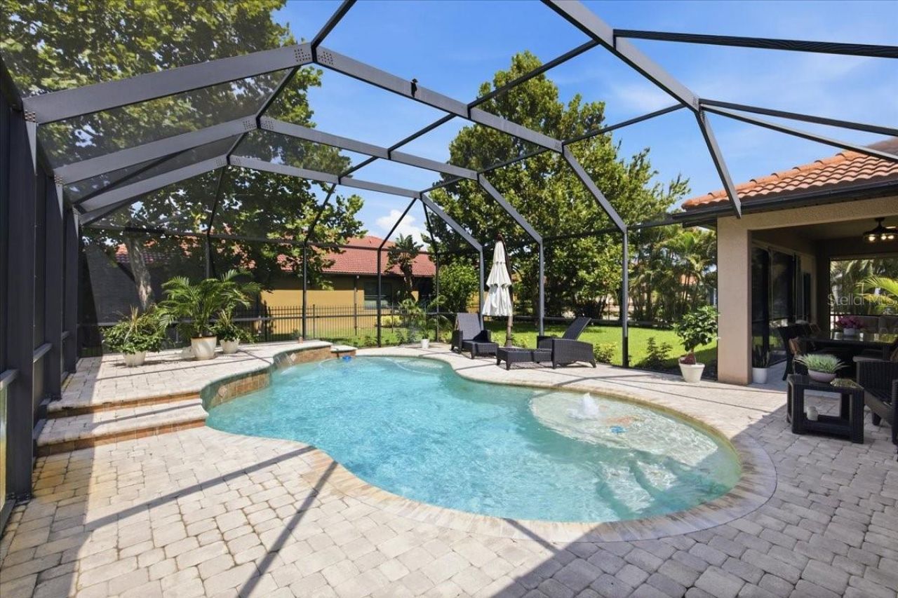 4508 Grand Lakeside Drive E, Palm Harbor, FL 34684 Photo