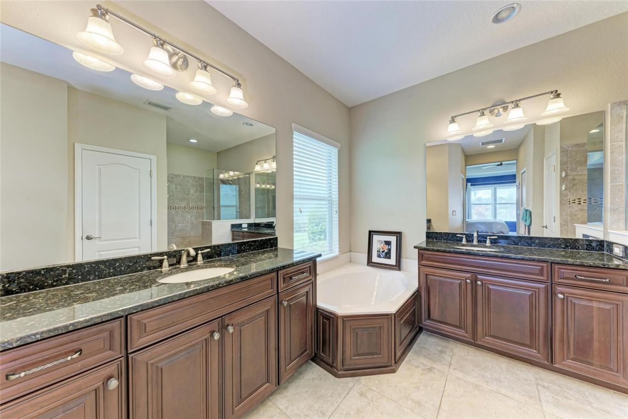 12051 Forest Park Circle, Bradenton, FL 34211 Photo