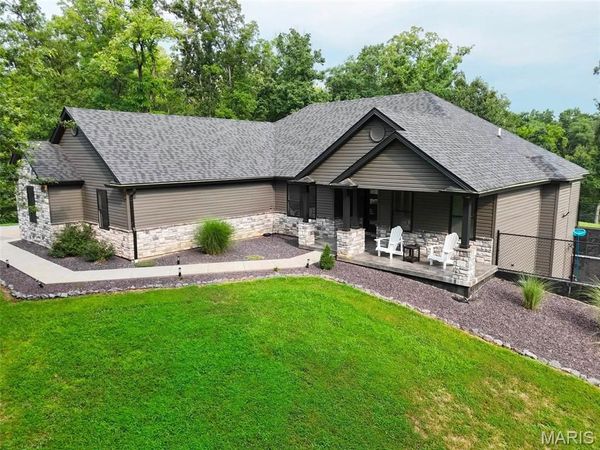 1521 Frank Street , Hannibal, MO 63401