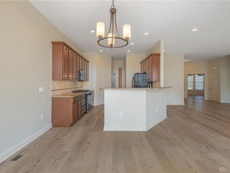 10138 Benham Drive, Washington Township, OH 45458 Photo 11
