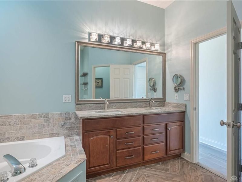 10138 Benham Drive, Washington Township, OH 45458 Photo 25