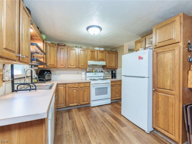 1404 Kendale Drive , Akron, OH 44314 Photo 16