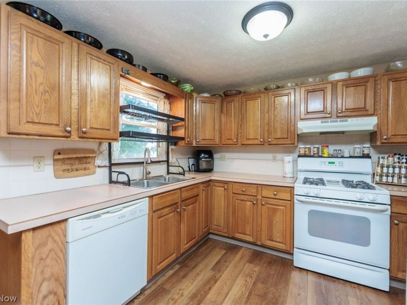 1404 Kendale Drive , Akron, OH 44314 Photo 17