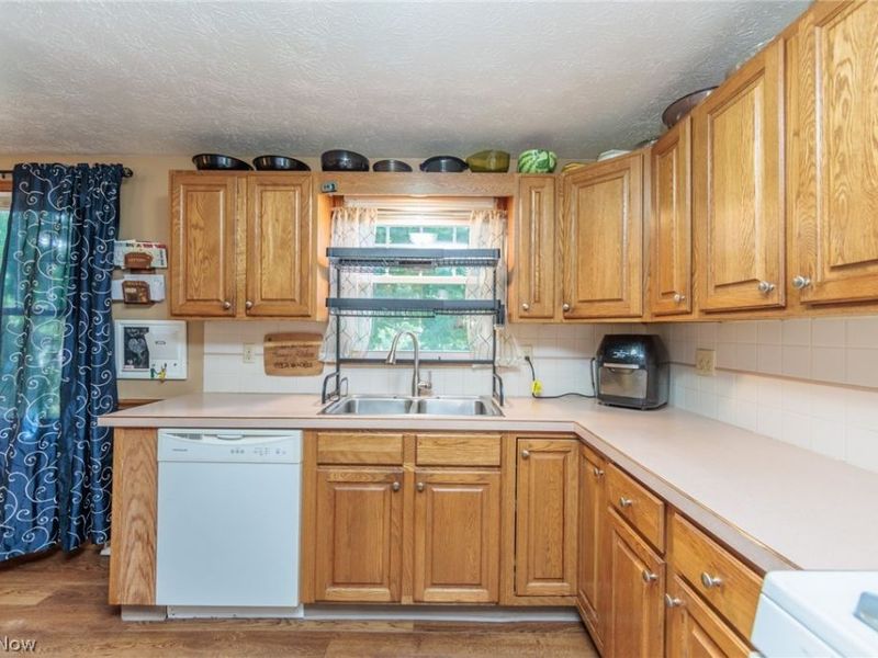 1404 Kendale Drive , Akron, OH 44314 Photo 19