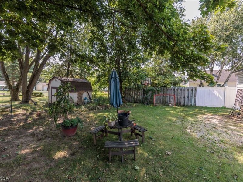 1404 Kendale Drive , Akron, OH 44314 Photo 5
