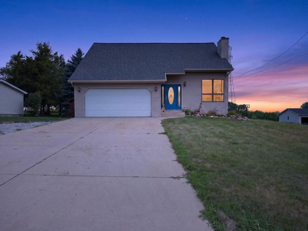 268 Somerset Drive, Brooklyn, MI 49230