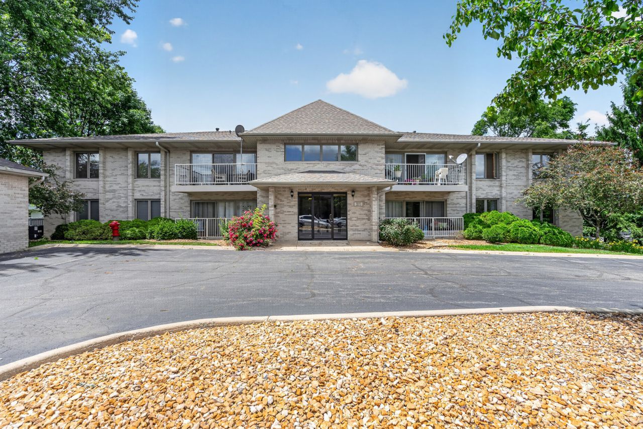 1011 Ashley Court S, Unit 2D, Lockport, IL 60441 Main Photo