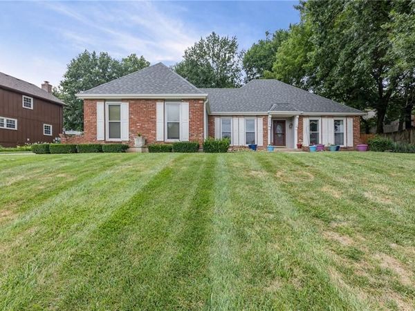 5204 Stearns Street, Shawnee, KS 66203
