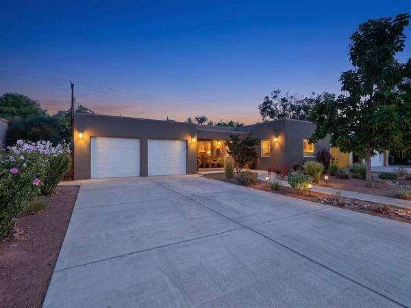 328 Fontana Place NE, Albuquerque, NM 87108