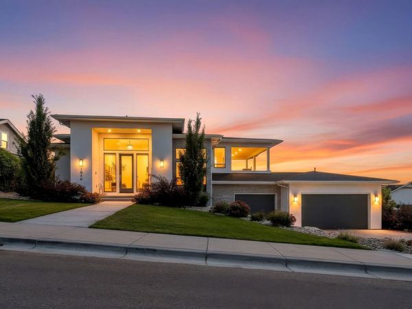 1916 S Meteor Way, Boise, ID 83712