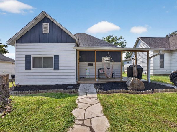 617 S 8th Street, Mitchell, IN 47446