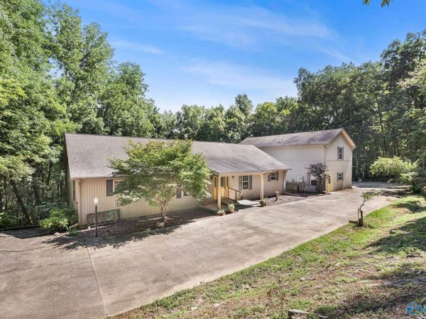 475 South Green Mountain Road, Owens Cross Roads, AL 35763