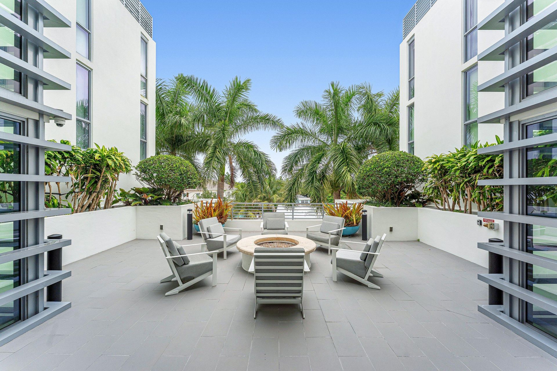 111 SE 1st Avenue, Unit 406, Delray Beach, FL 33444 Photo