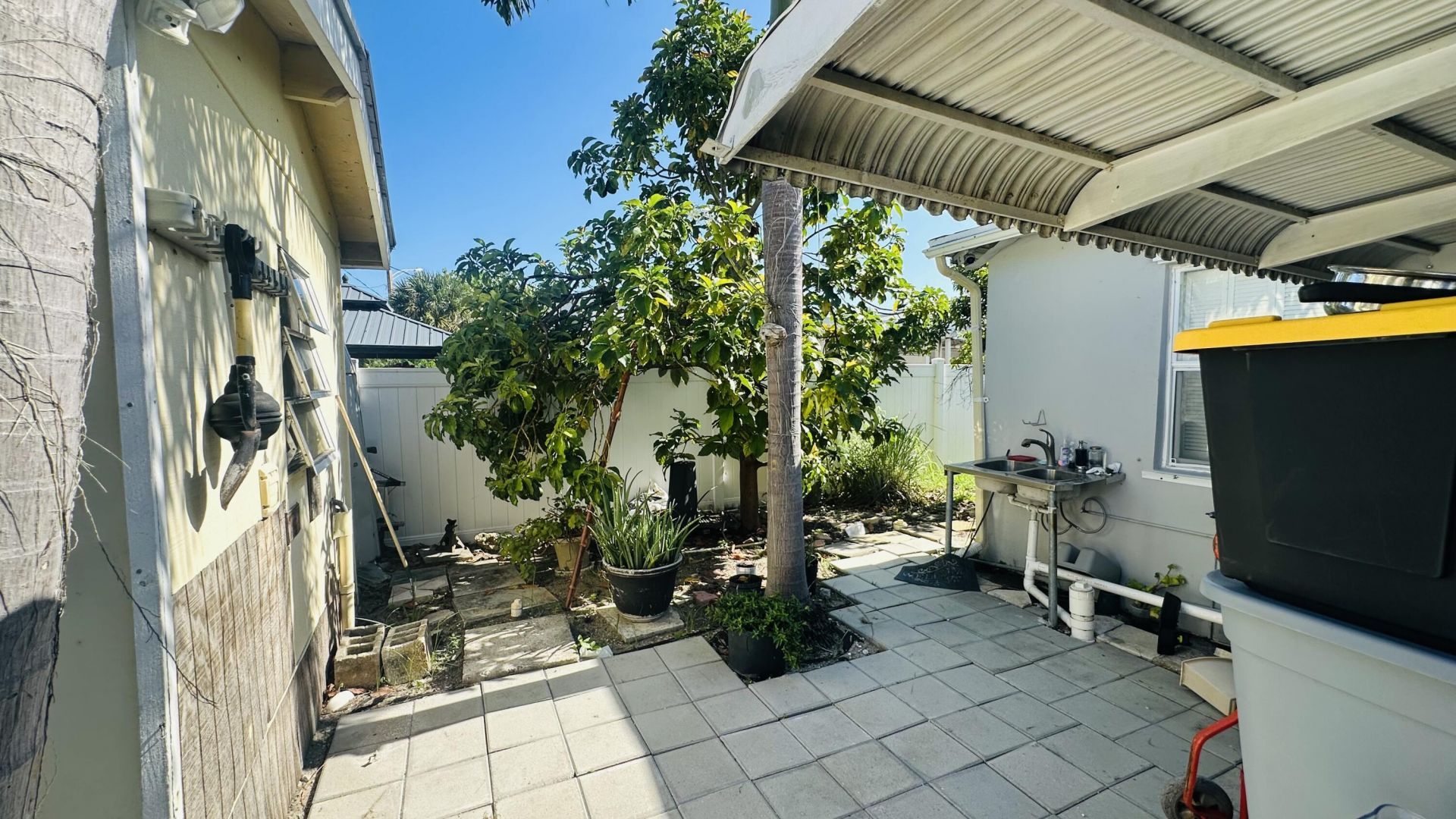 6710 Forest Court, West Palm Beach, FL 33405 Photo