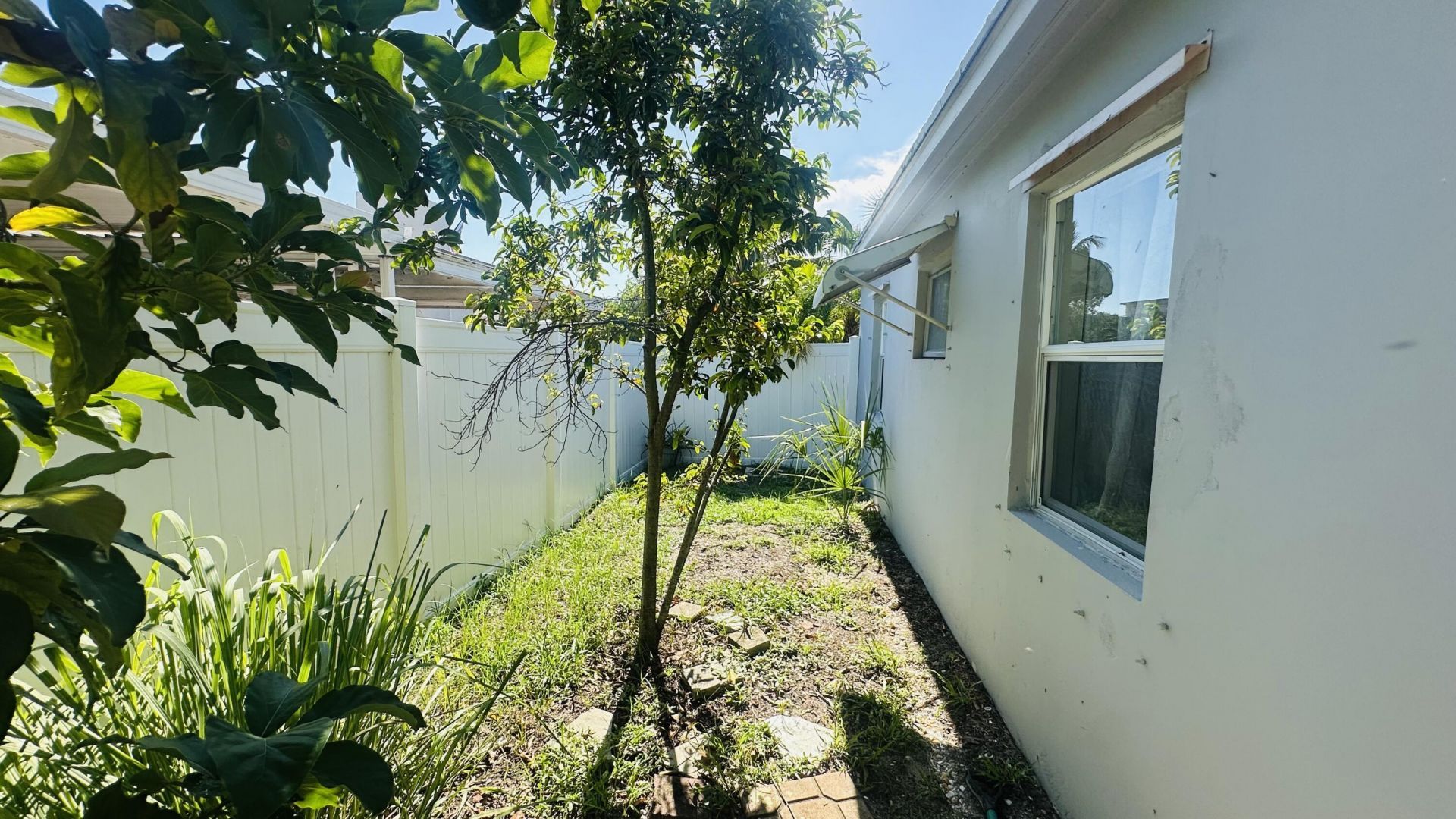 6710 Forest Court, West Palm Beach, FL 33405 Photo
