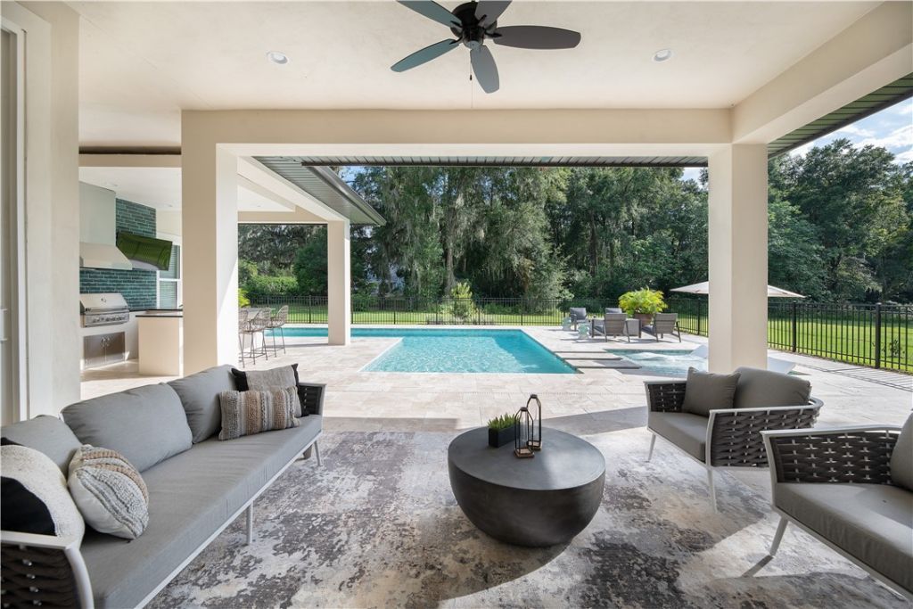 594 Acacia Road, Vero Beach, FL 32963 Photo