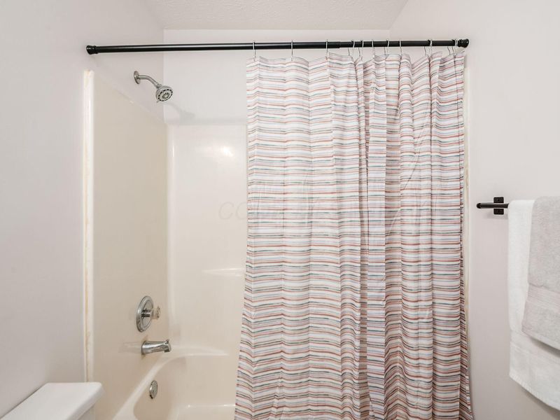 4418 Village Park Drive , Columbus, OH 43228 Photo 16