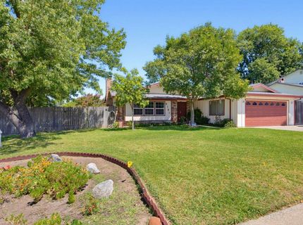 8101 Donnawood Way, Orangevale, CA 95662 Photo