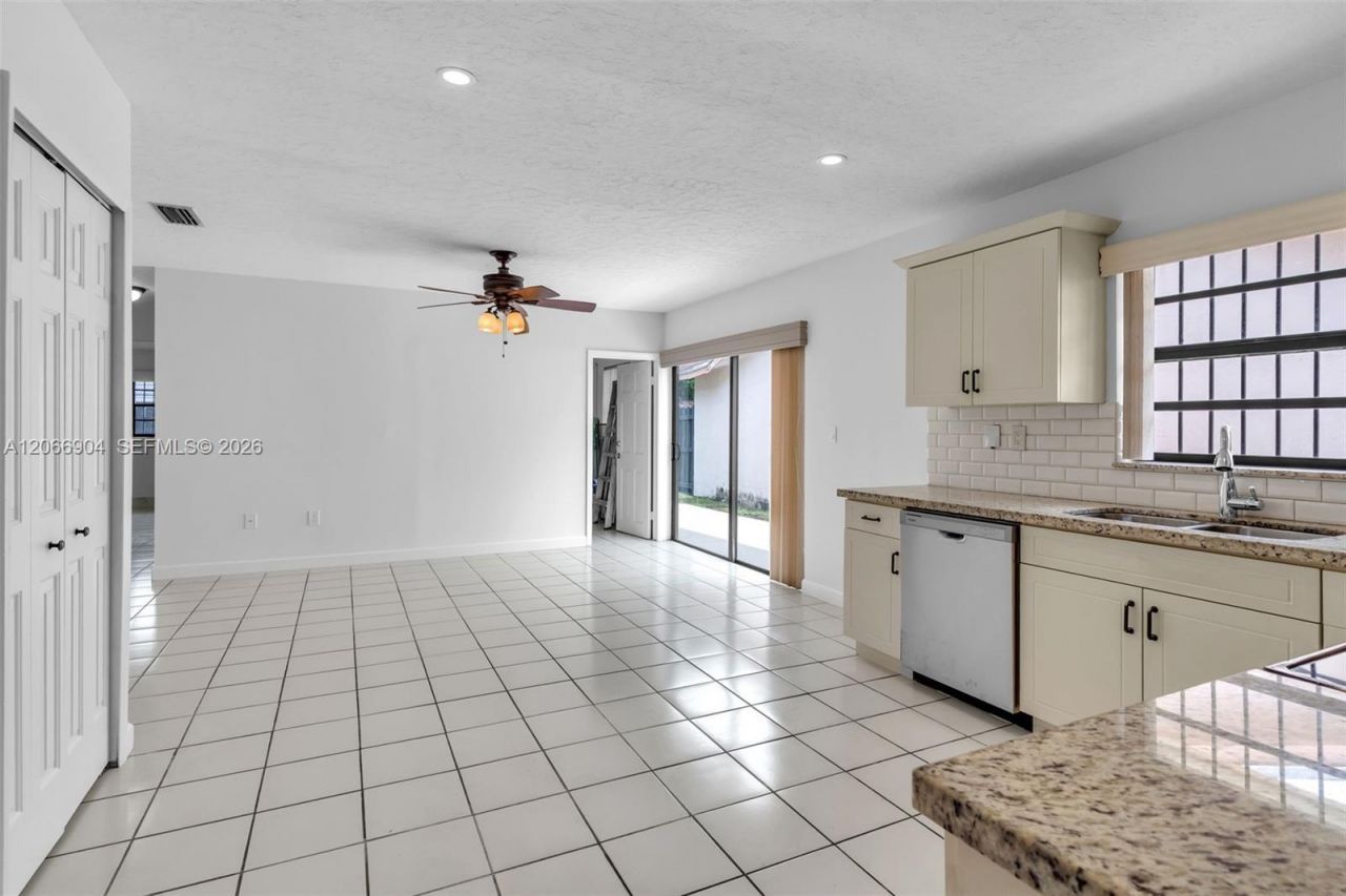 12480 SW 9th St, Miami, FL 33184 Photo