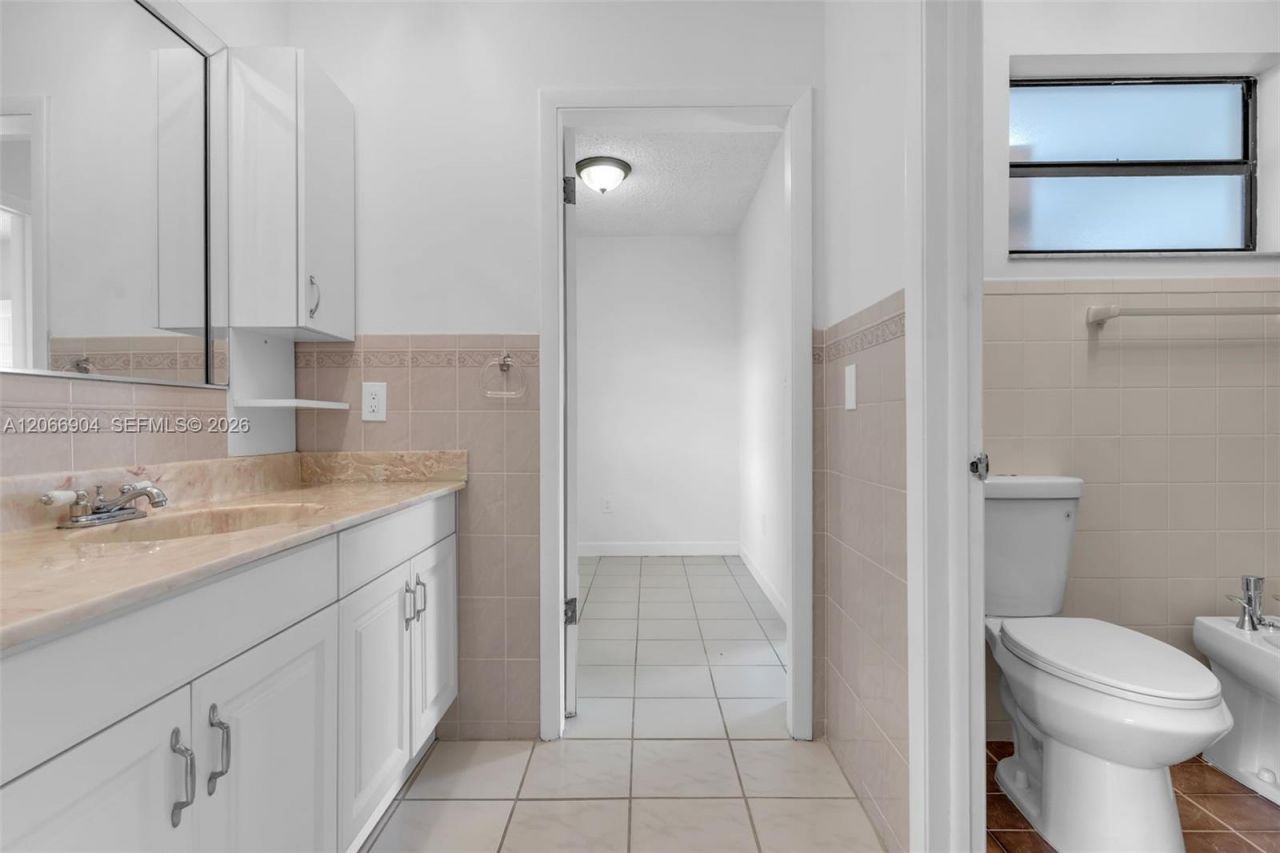 12480 SW 9th St, Miami, FL 33184 Photo