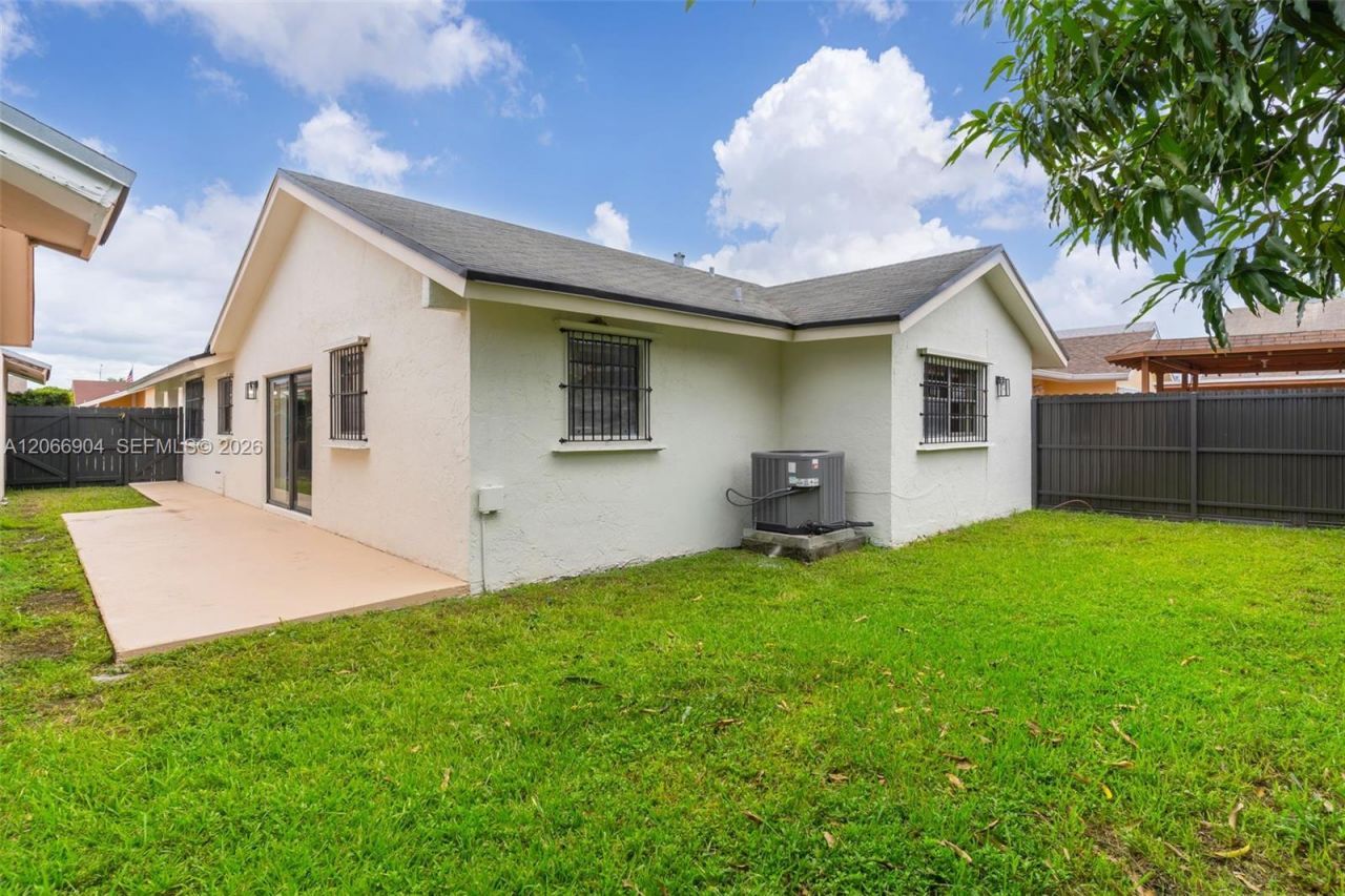 12480 SW 9th St, Miami, FL 33184 Photo