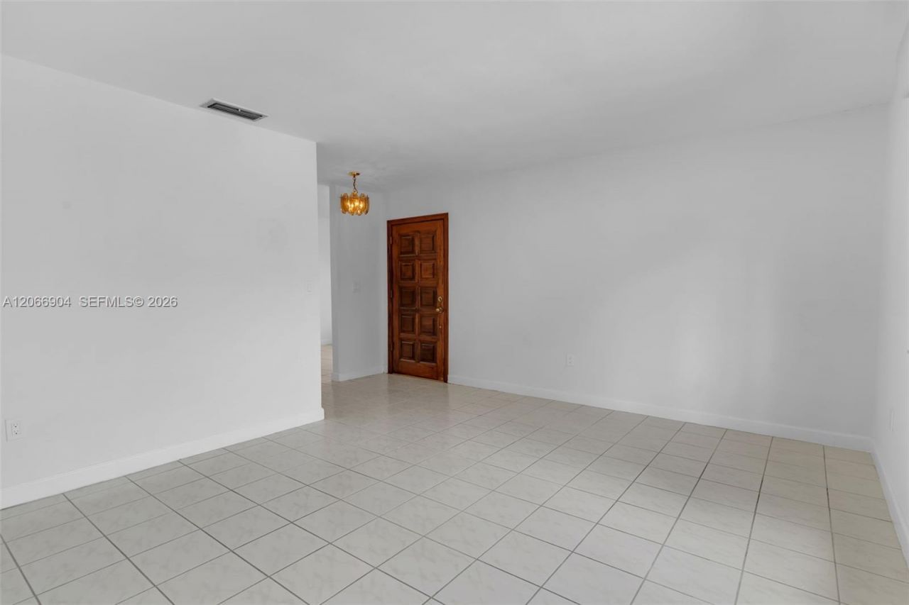 12480 SW 9th St, Miami, FL 33184 Photo