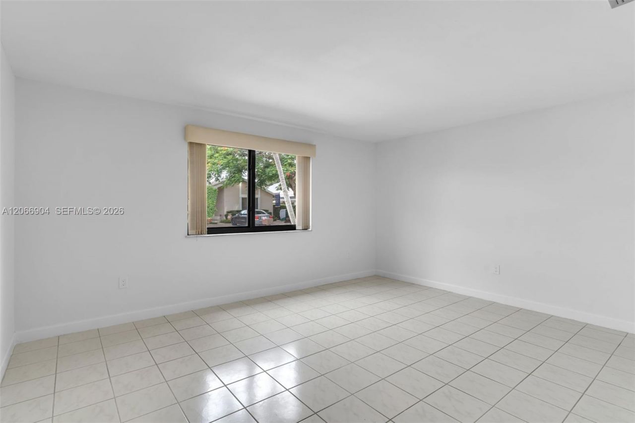 12480 SW 9th St, Miami, FL 33184 Photo