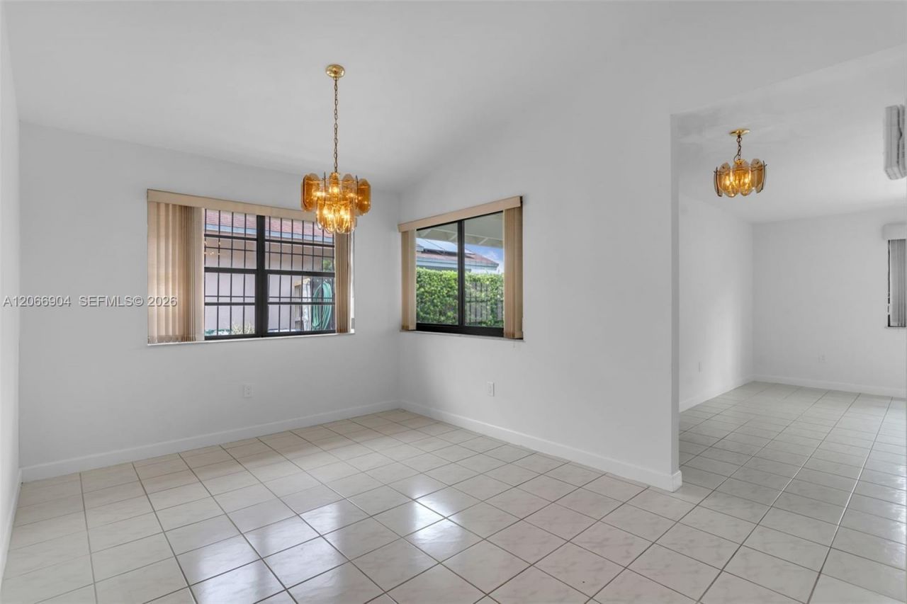 12480 SW 9th St, Miami, FL 33184 Photo