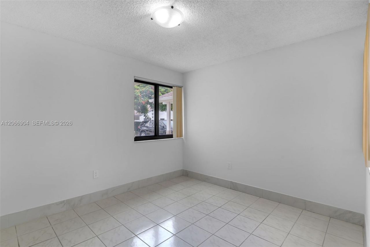 12480 SW 9th St, Miami, FL 33184 Photo