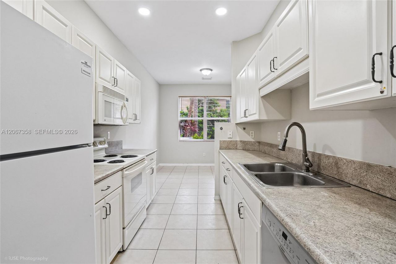 112 Wakulla Springs Way, Royal Palm Beach, FL 33411 Photo