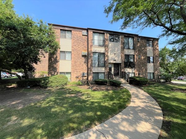 148 Dunteman Drive , Unit 101, Glendale Heights, IL 60139