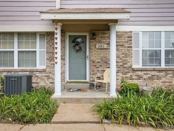 280 Carmel Woods Drive, Ballwin, MO 63021