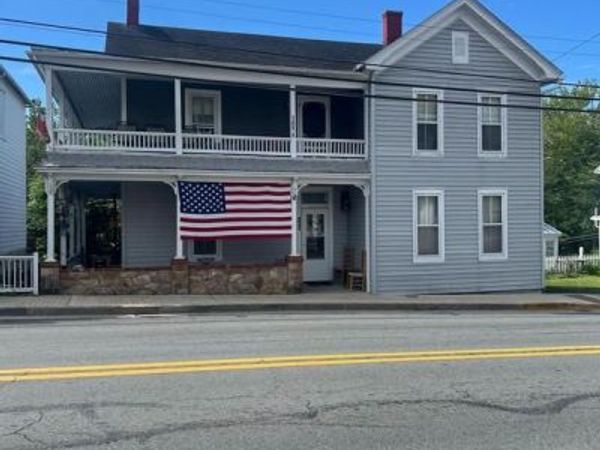 105 N MAIN STREET, EDINBURG, VA 22824